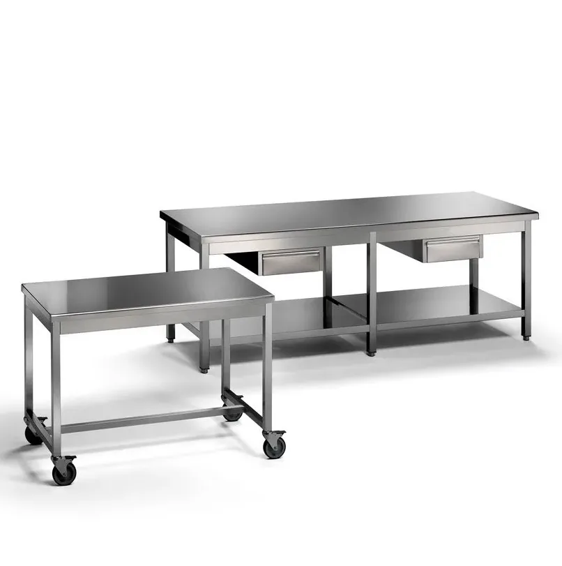 Mesas de trabajo y mesa auxiliar rodante para laboratorio